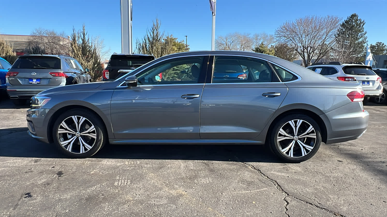 2021 Volkswagen Passat 2.0T SE 3