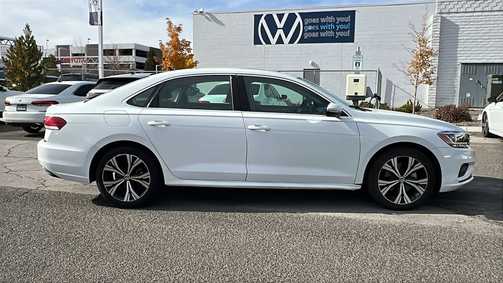 2022 Volkswagen Passat 2.0T SE 6