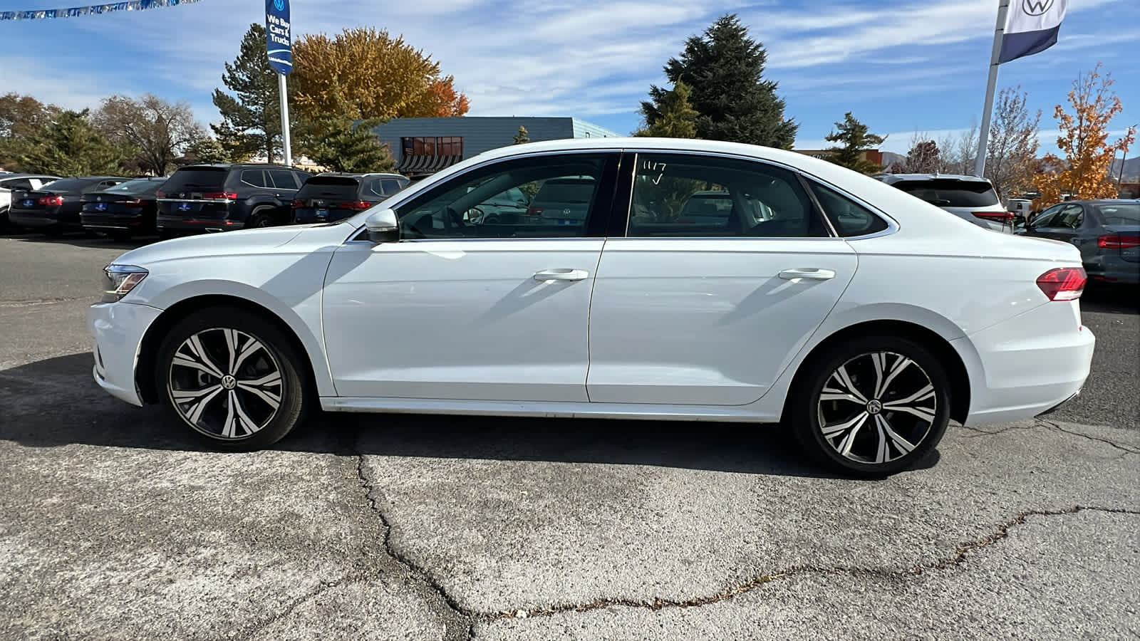 2022 Volkswagen Passat 2.0T SE 2