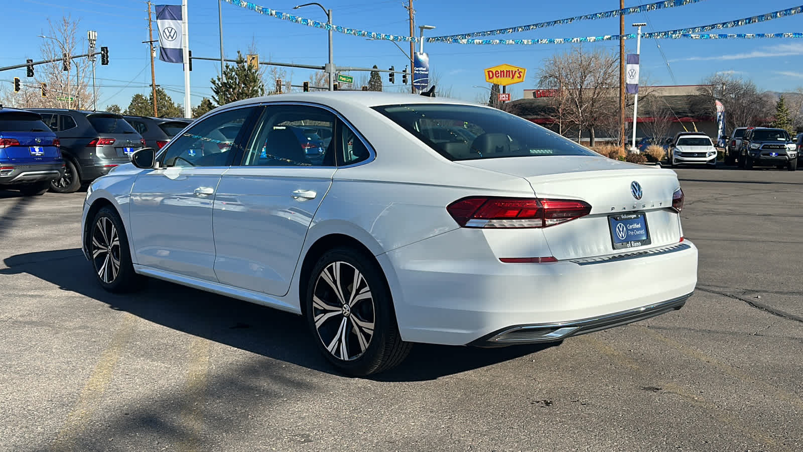 2022 Volkswagen Passat 2.0T SE 4