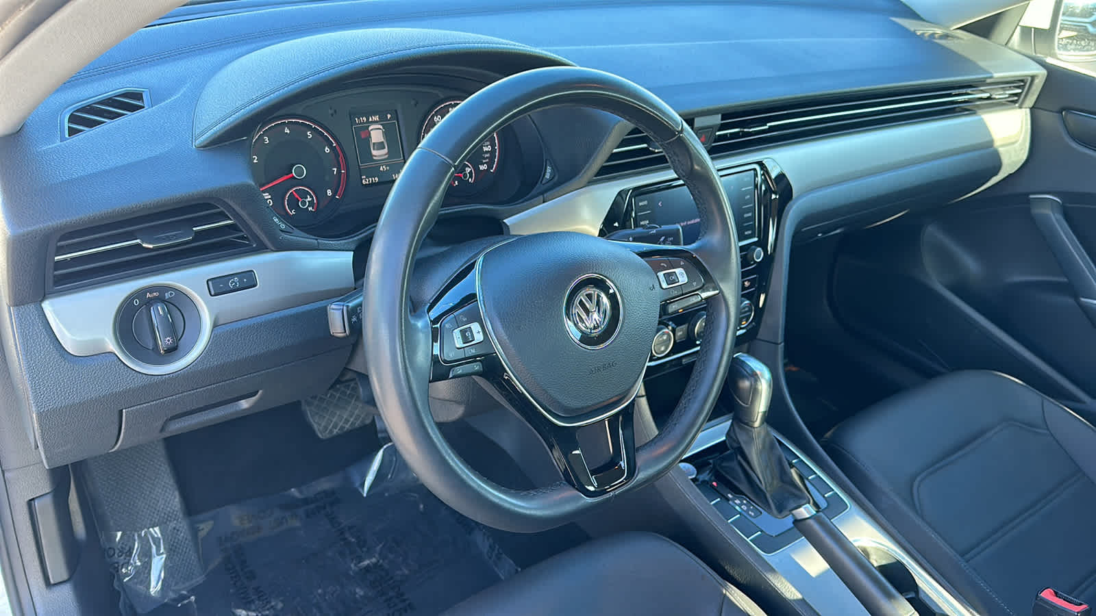 2022 Volkswagen Passat 2.0T SE 2