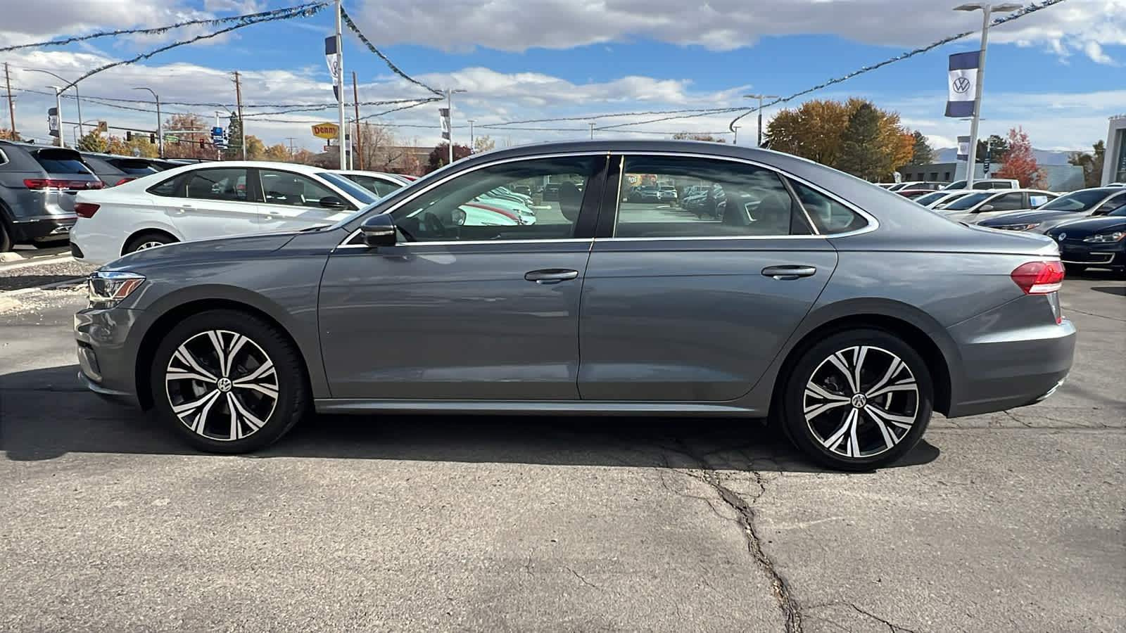 2021 Volkswagen Passat 2.0T SE 3