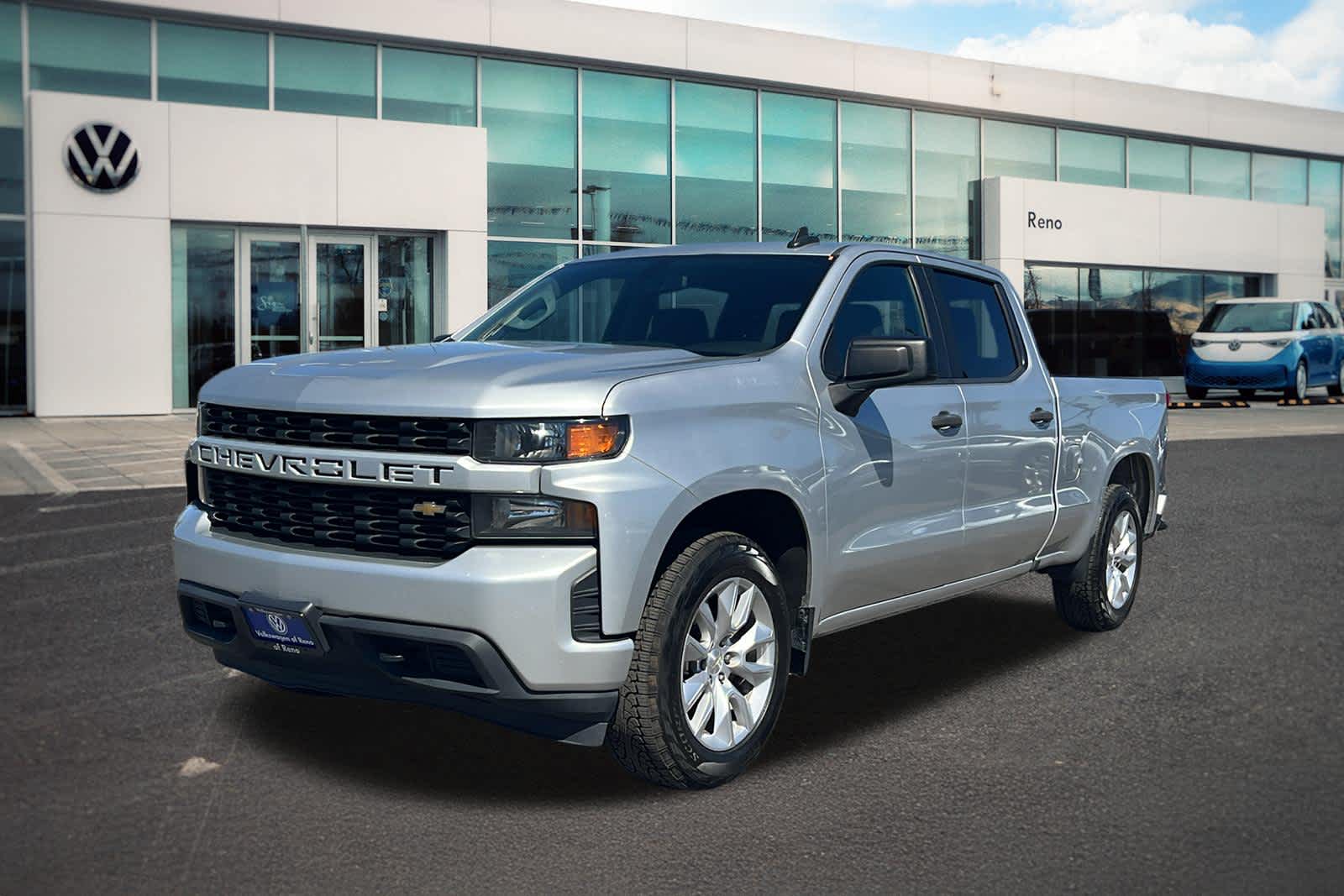 Silver Ice Metallic 2020 Chevrolet Silverado 1500 Custom Crew Cab 4WD Pickup Truck Four-Wheel Drive 6-Speed Automatic