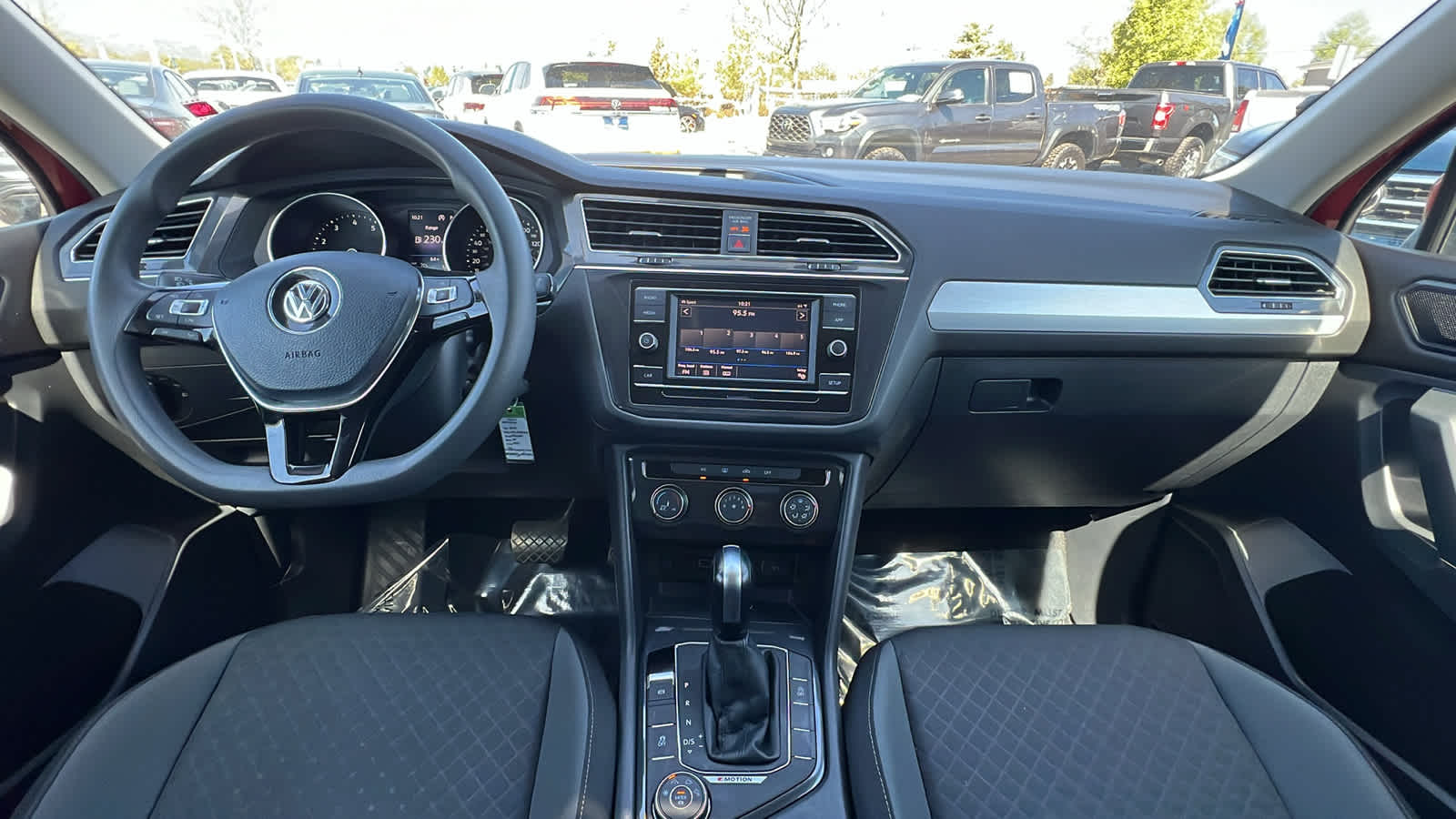 2018 Volkswagen Tiguan S 11