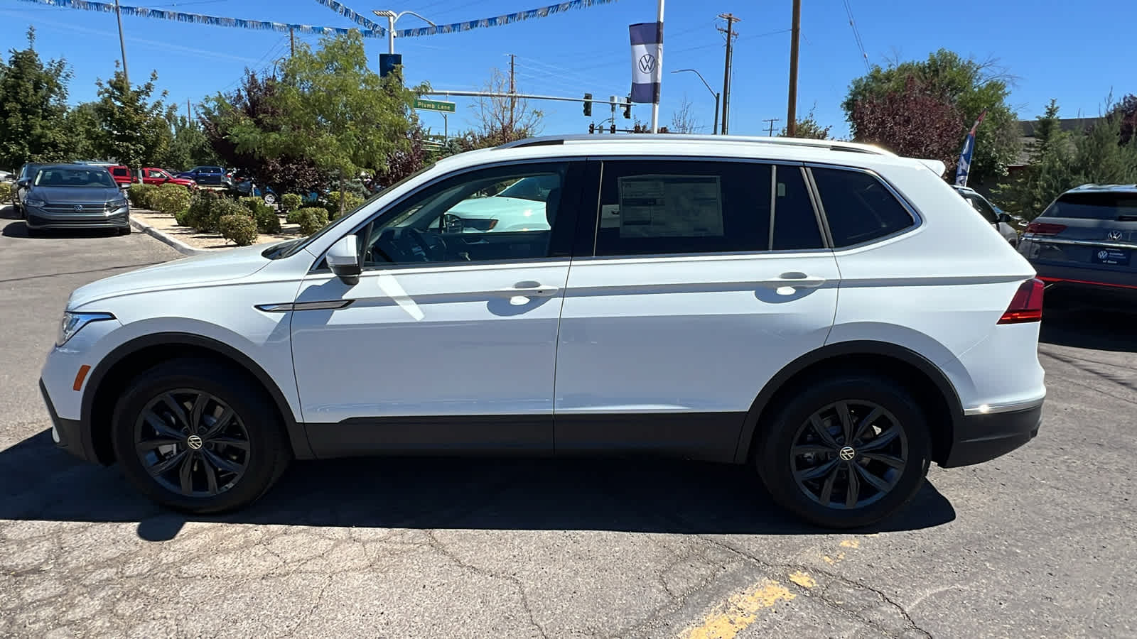 2024 Volkswagen Tiguan SE 3