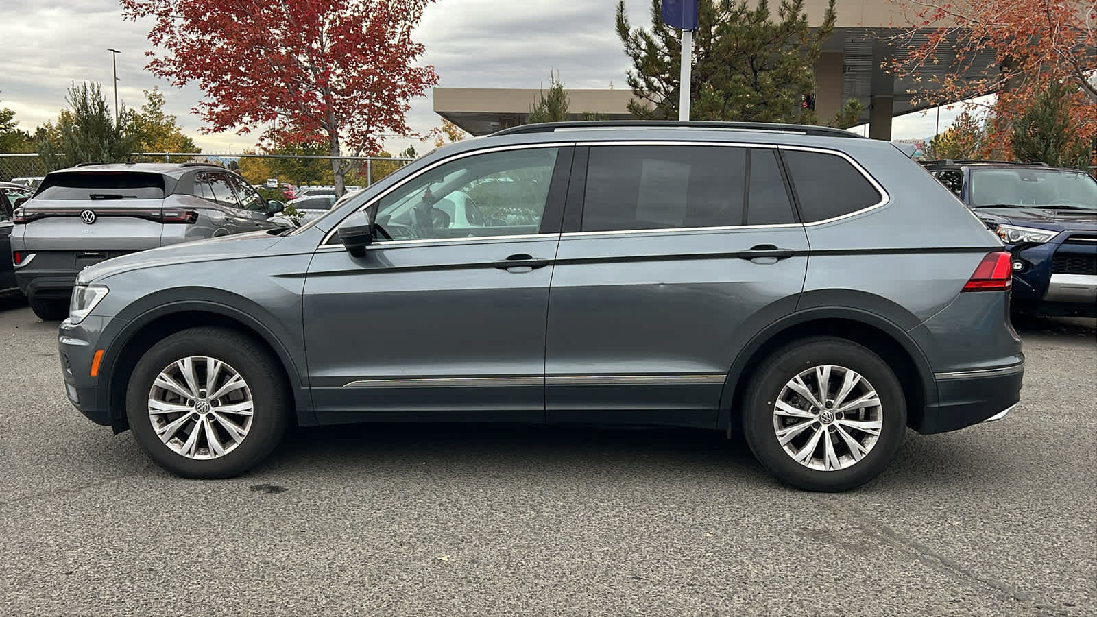 2018 Volkswagen Tiguan SE 2