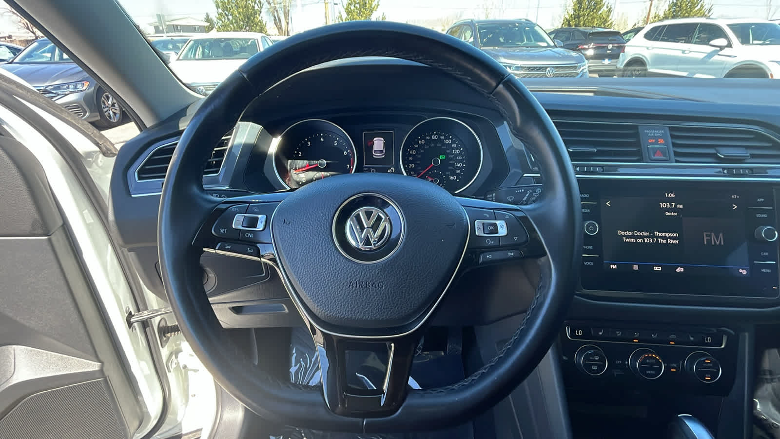 2018 Volkswagen Tiguan SE 16