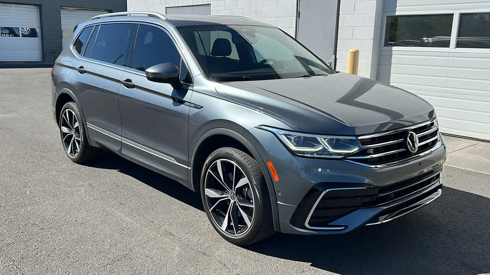 2022 Volkswagen Tiguan SEL R-Line 3