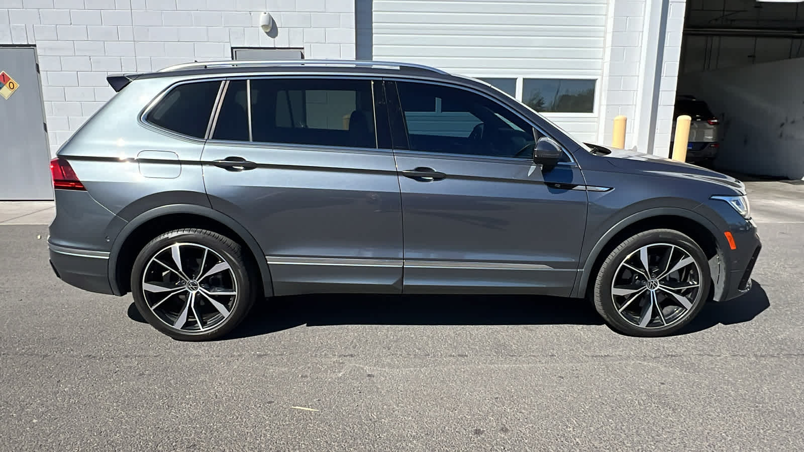 2022 Volkswagen Tiguan SEL R-Line 4