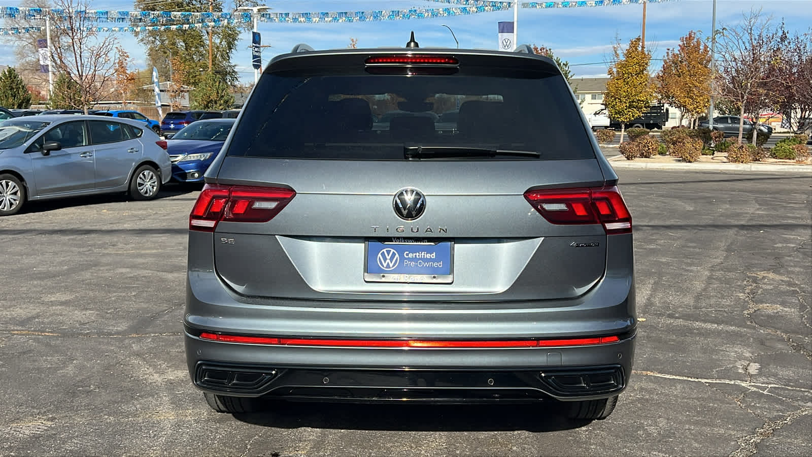 2022 Volkswagen Tiguan SE R-Line Black 5