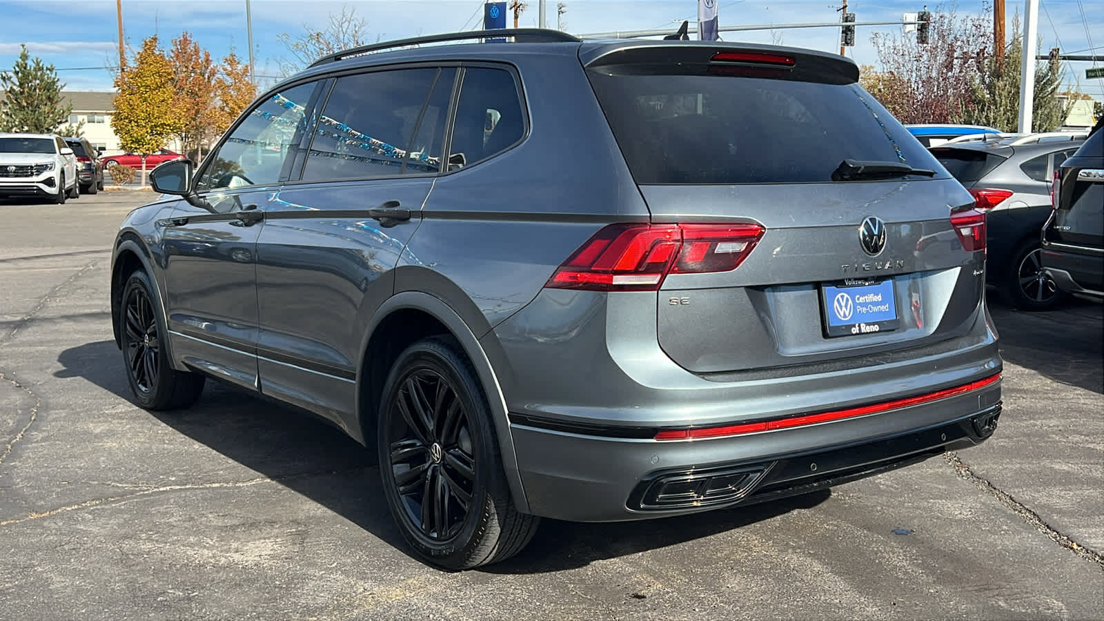 2022 Volkswagen Tiguan SE R-Line Black 4