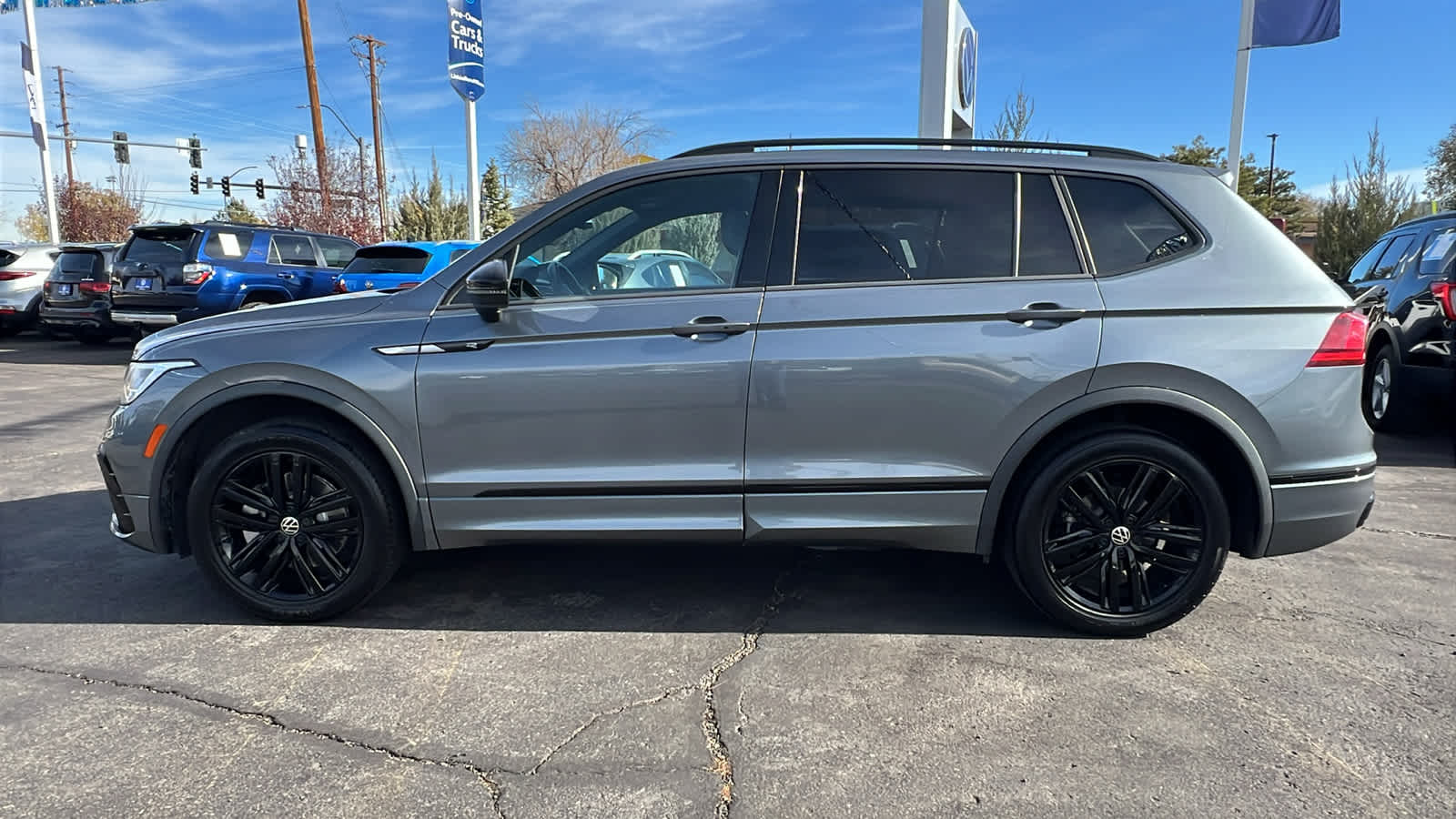 2022 Volkswagen Tiguan SE R-Line Black 3