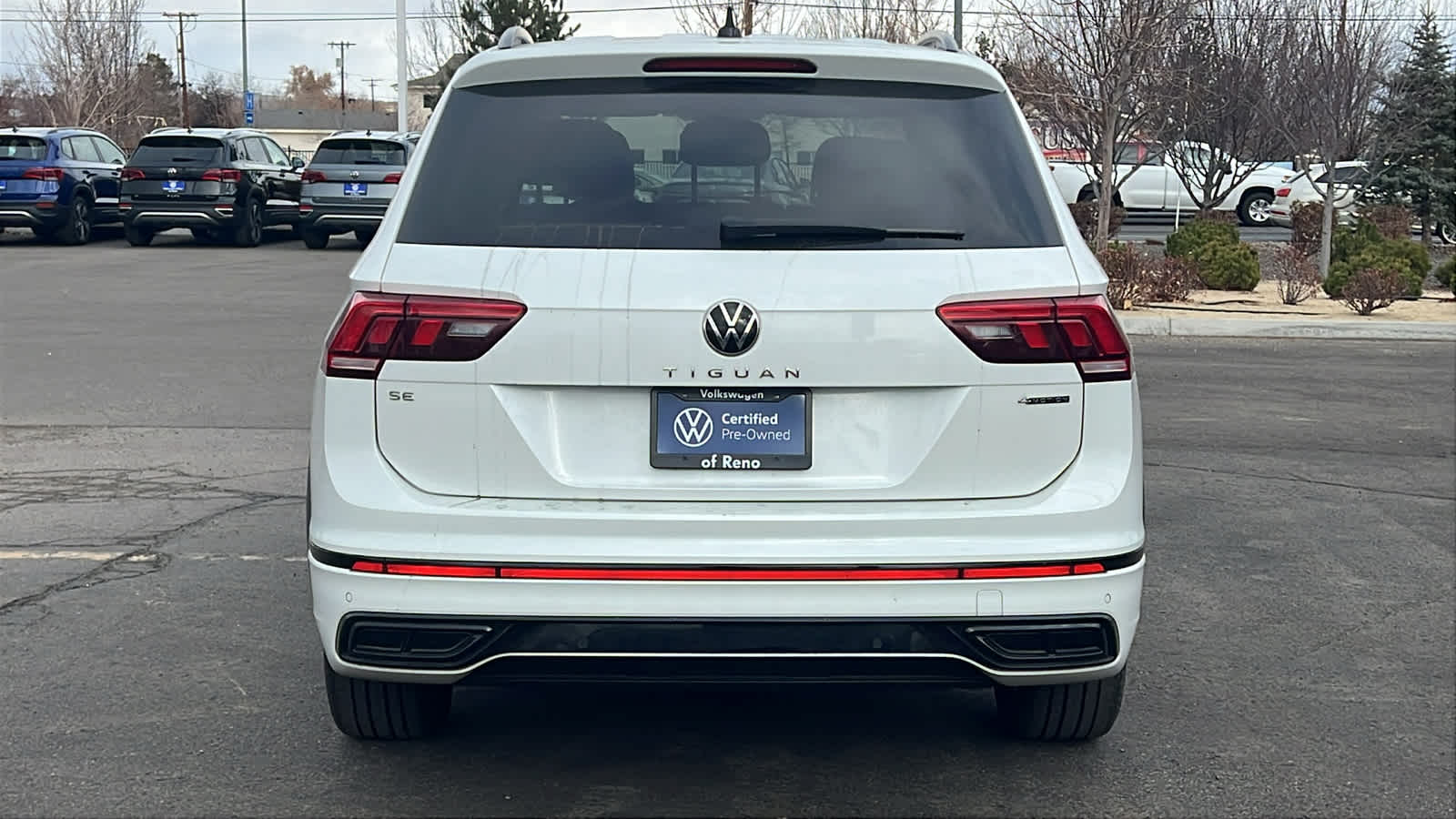 2022 Volkswagen Tiguan SE R-Line Black 4