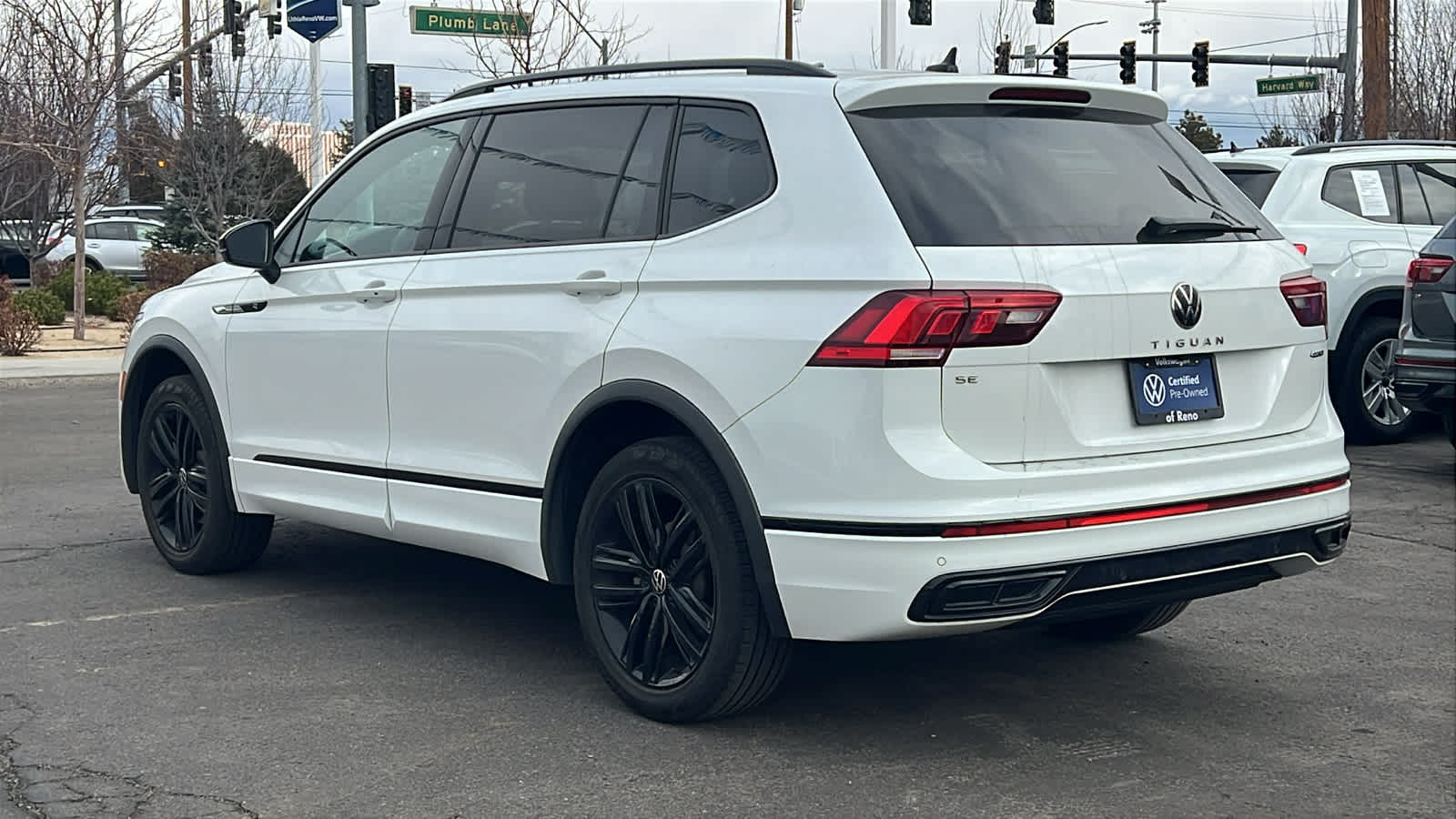 2022 Volkswagen Tiguan SE R-Line Black 3