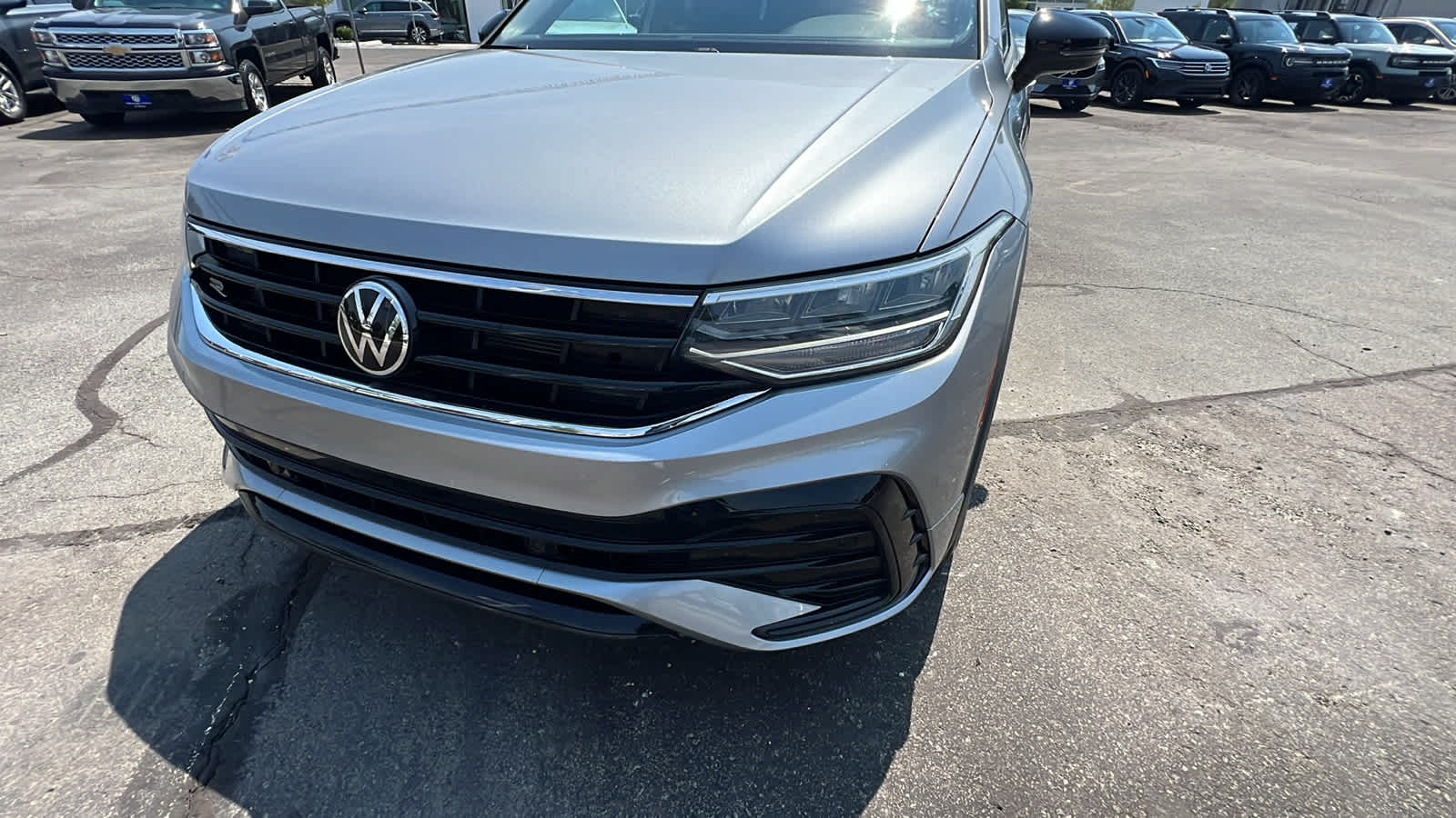 2023 Volkswagen Tiguan SE R-Line Black 23