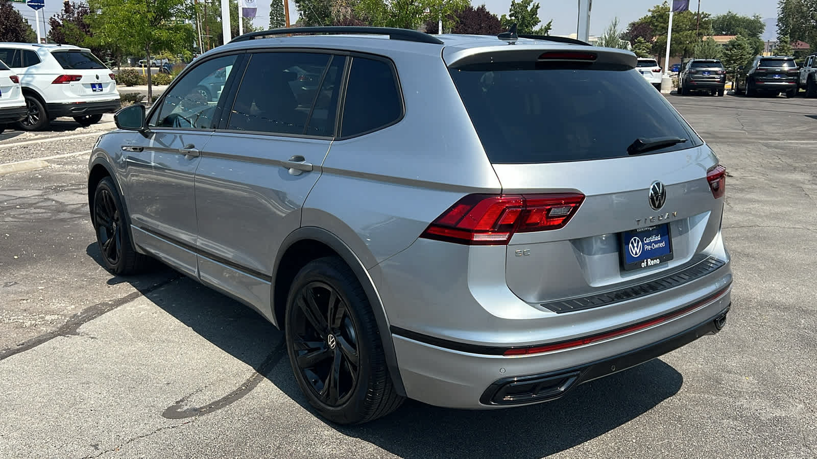 2023 Volkswagen Tiguan SE R-Line Black 5