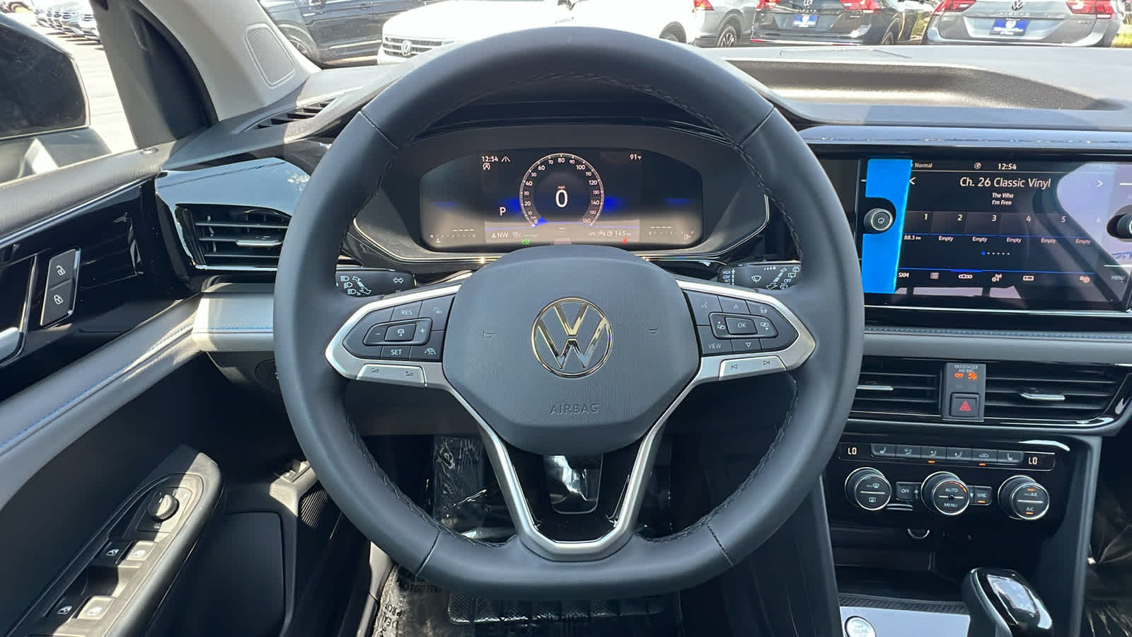 2024 Volkswagen Taos SE 15