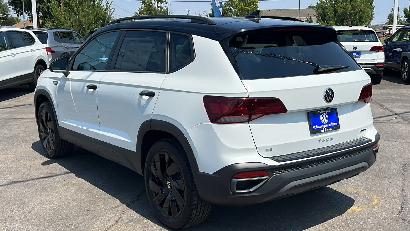 2024 Volkswagen Taos SE 4