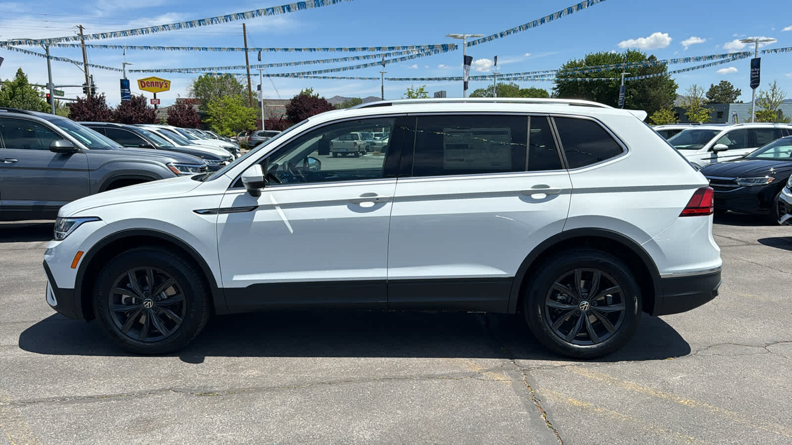 2024 Volkswagen Tiguan SE 3