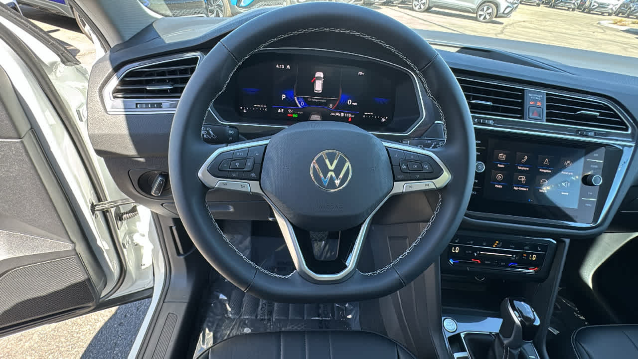 2024 Volkswagen Tiguan SE 16