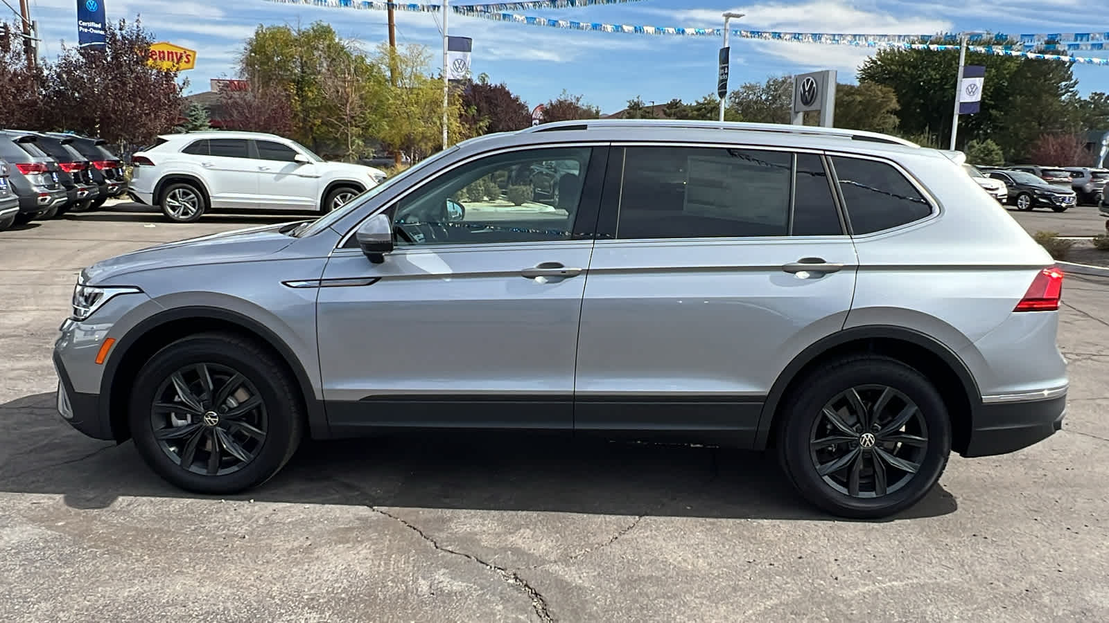 2024 Volkswagen Tiguan SE 3