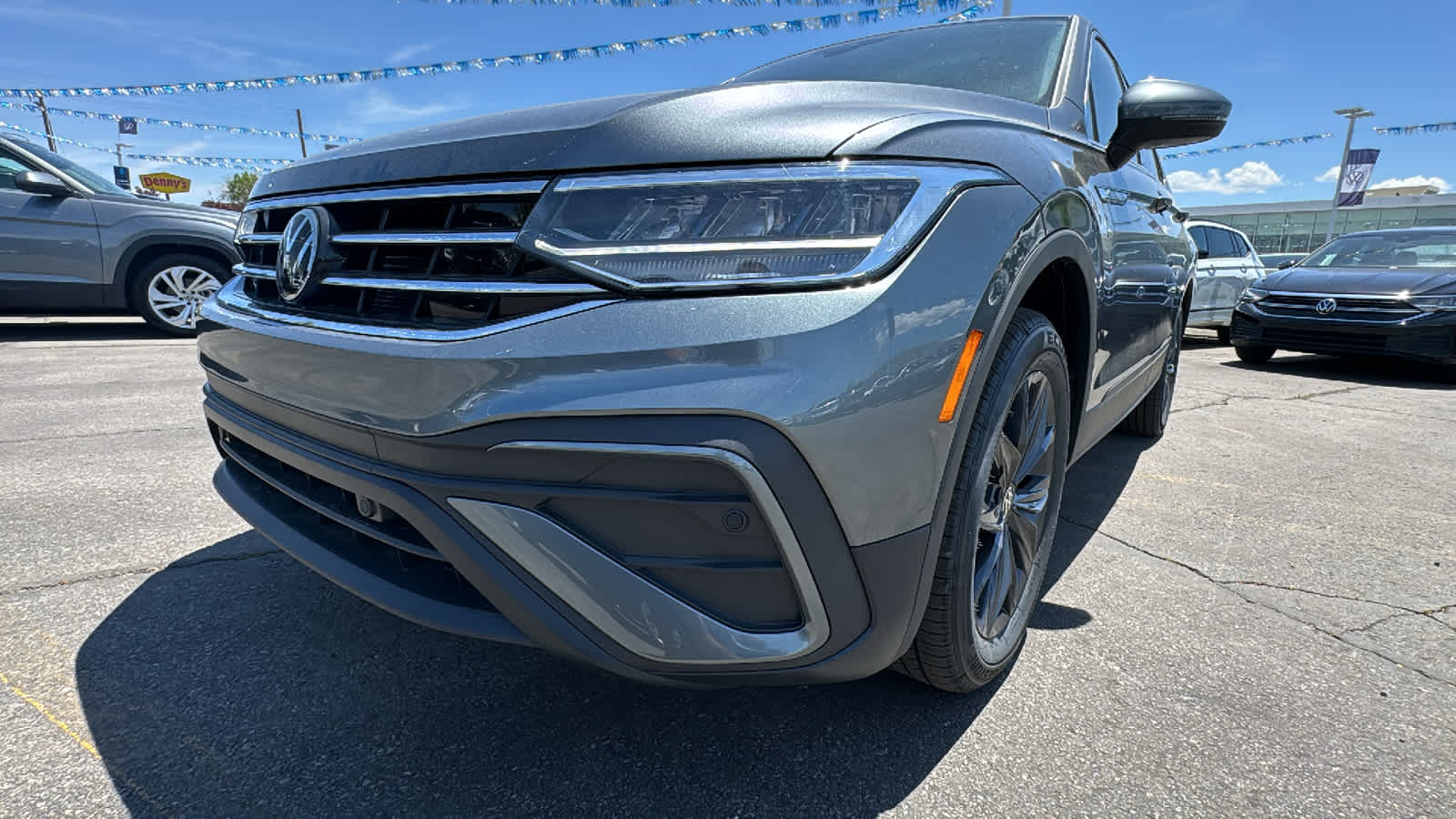 2024 Volkswagen Tiguan SE 22