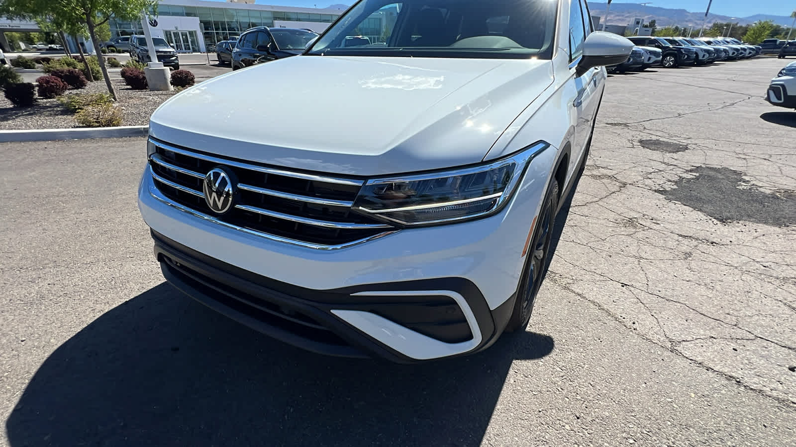 2024 Volkswagen Tiguan SE 21