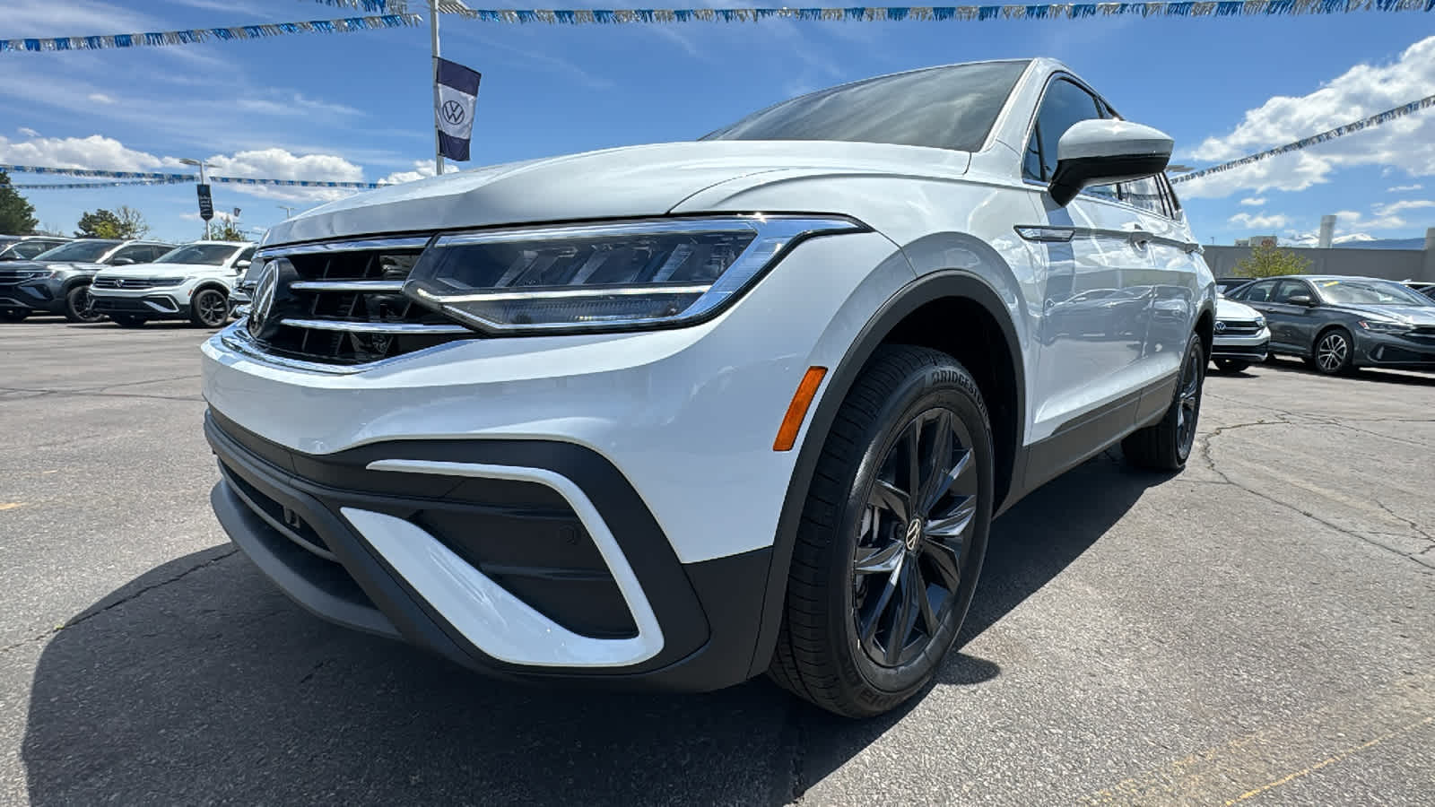 2024 Volkswagen Tiguan SE 22