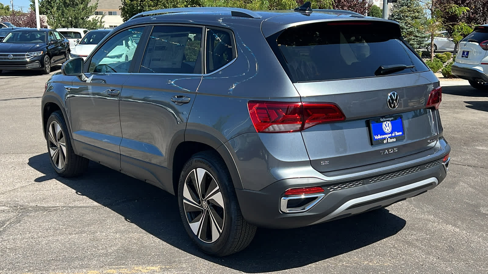 2024 Volkswagen Taos SE 4