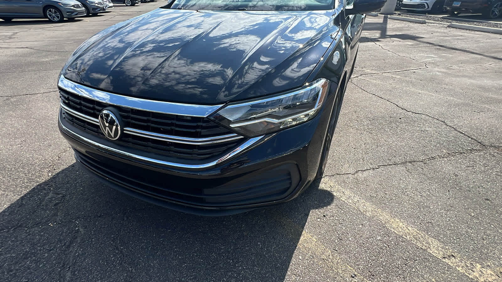 2024 Volkswagen Jetta SE 22