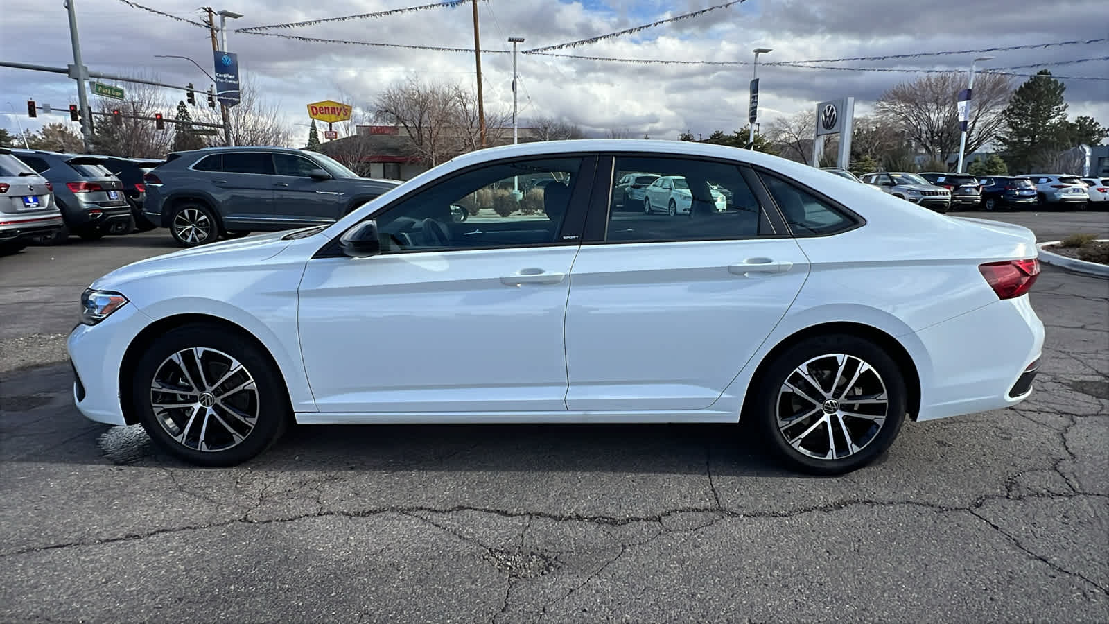 2024 Volkswagen Jetta Sport 3