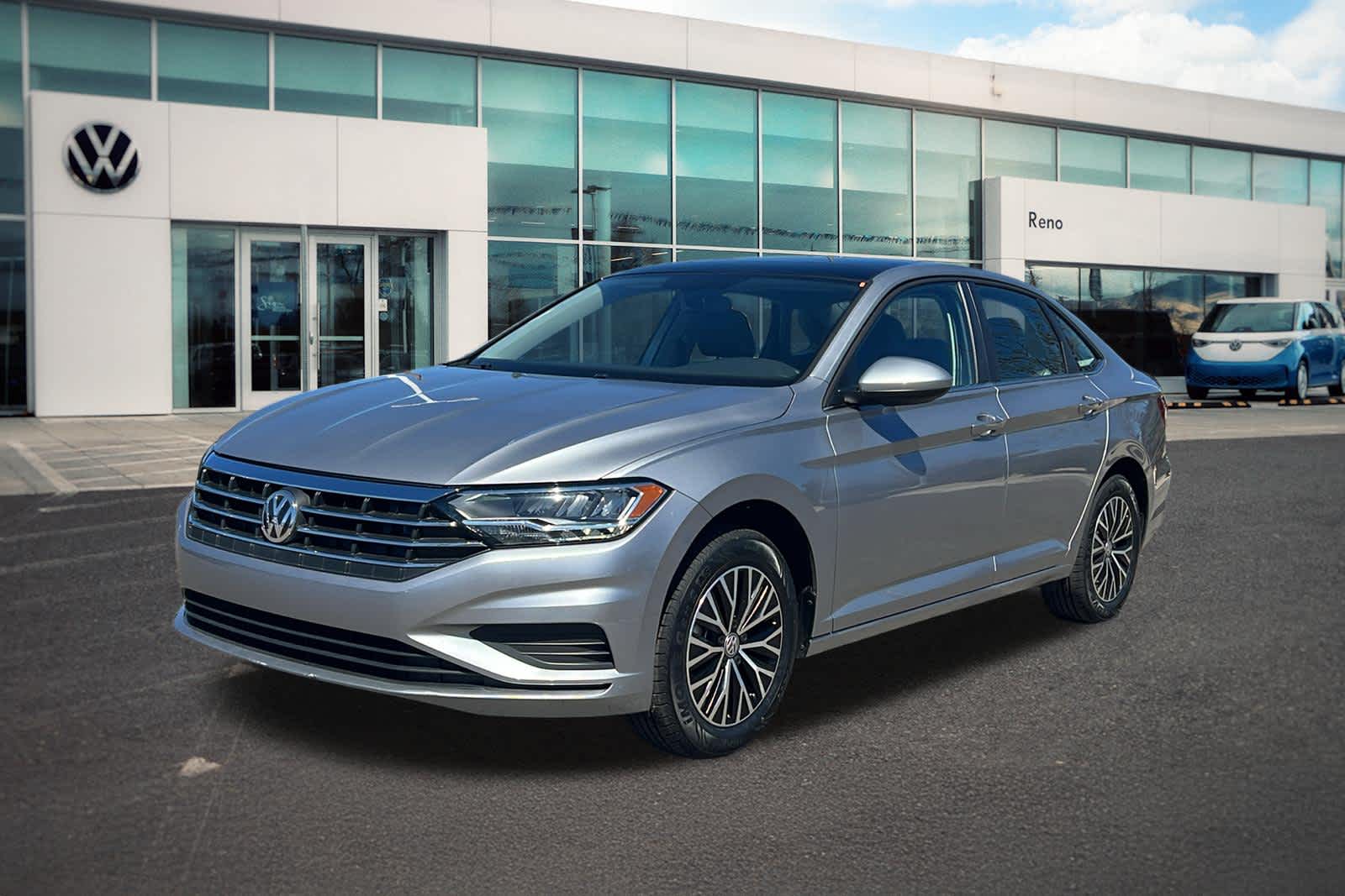 Pyrite Silver Metallic 2021 Volkswagen Jetta SE FWD Sedan Front-Wheel Drive 8-Speed Automatic