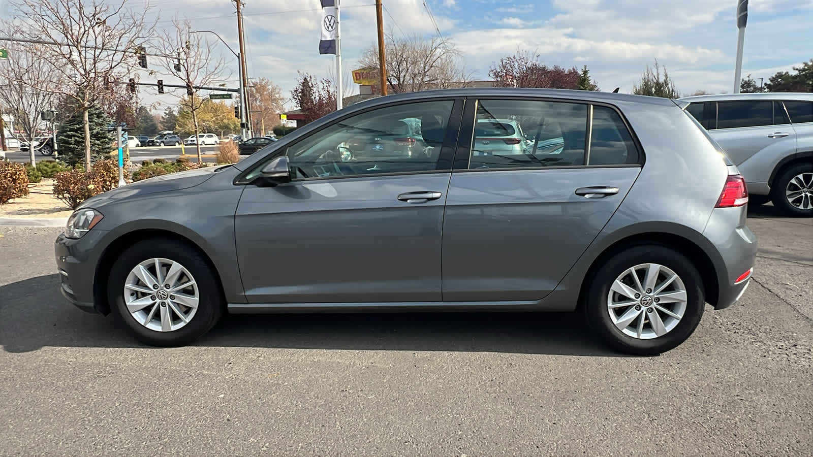 2019 Volkswagen Golf S 3