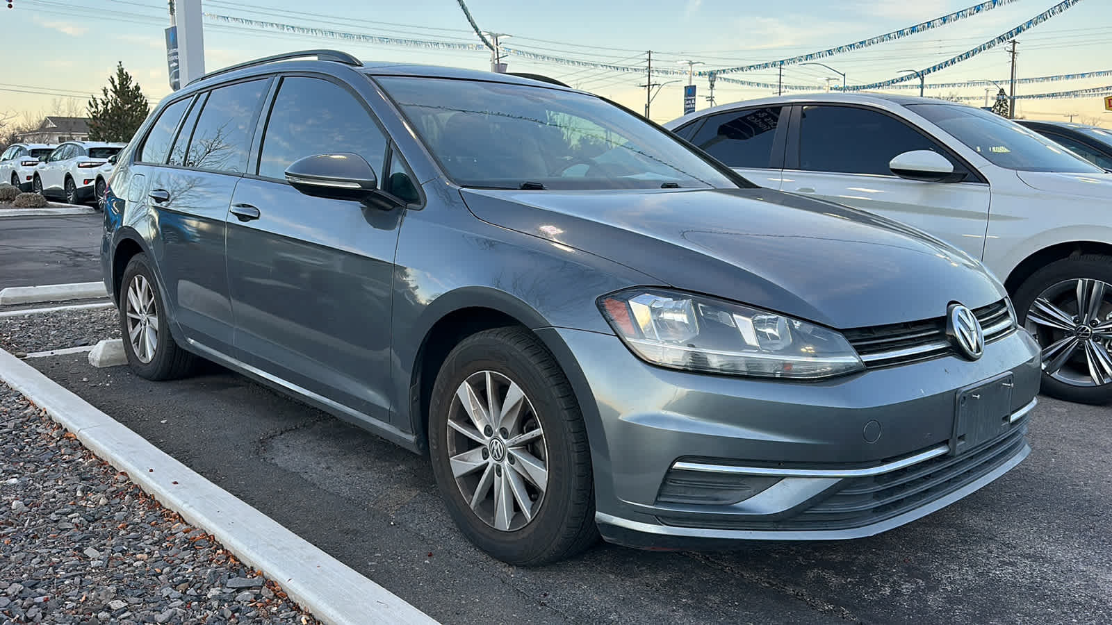 2019 Volkswagen Golf SportWagen S 10