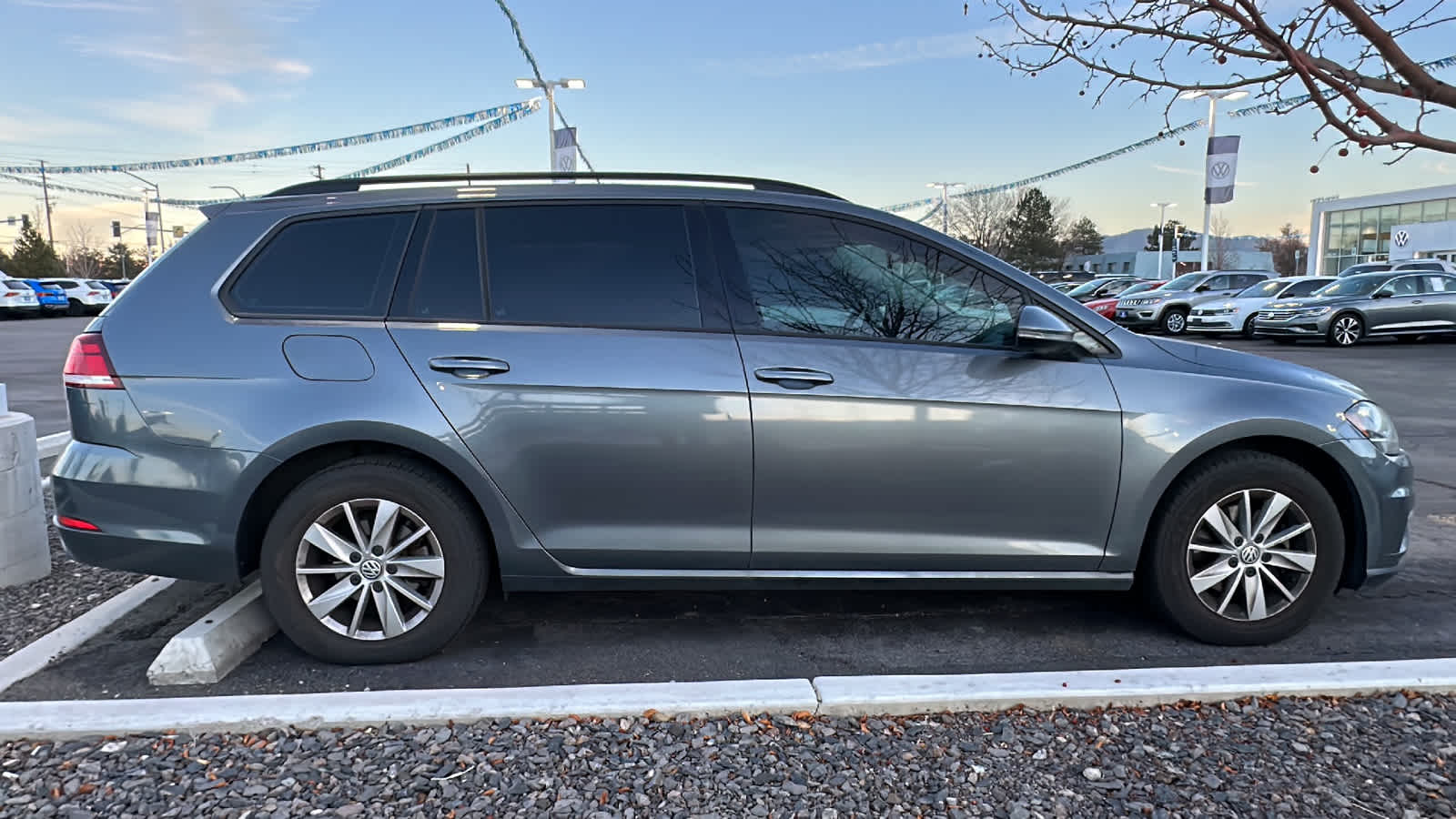 2019 Volkswagen Golf SportWagen S 8