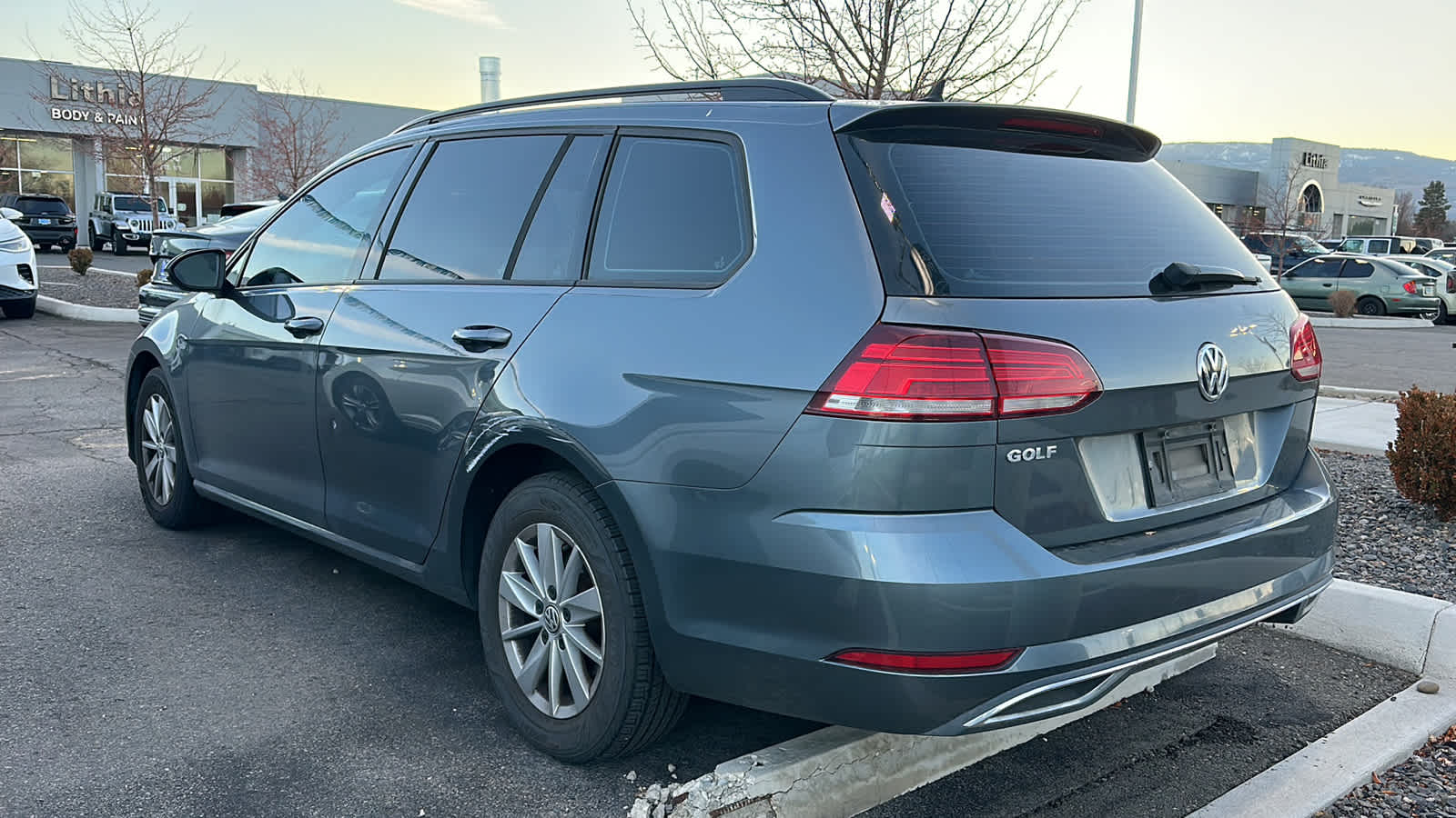 2019 Volkswagen Golf SportWagen S 4