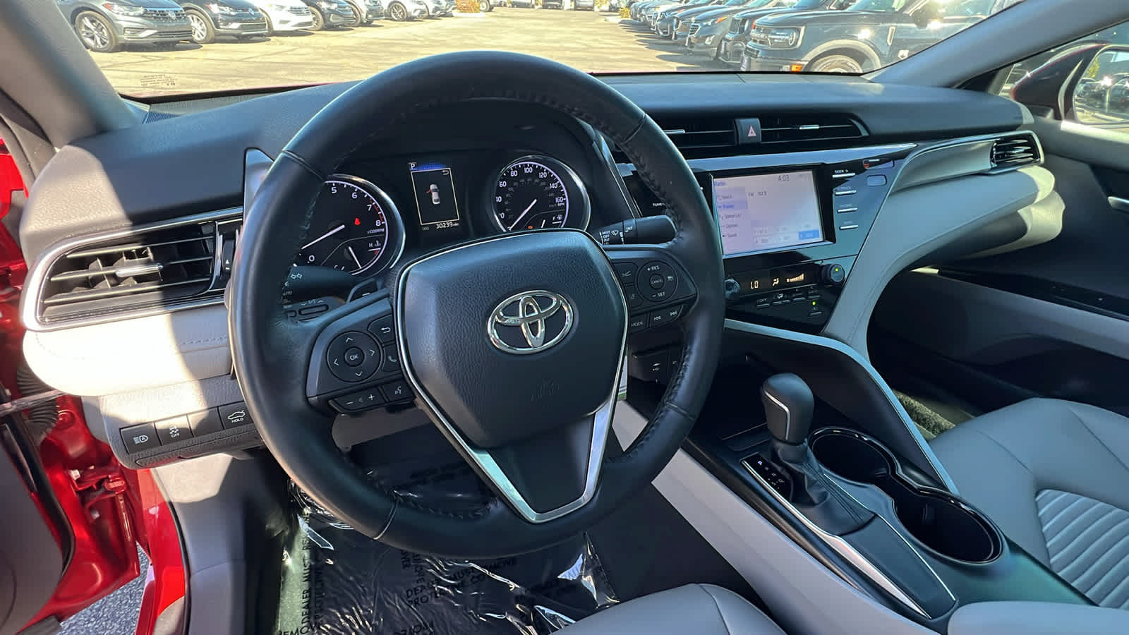 2019 Toyota Camry SE 3