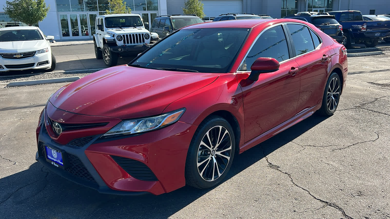 2019 Toyota Camry SE 2