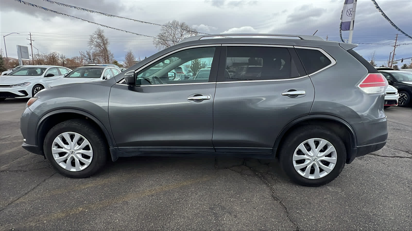 2016 Nissan Rogue S 2