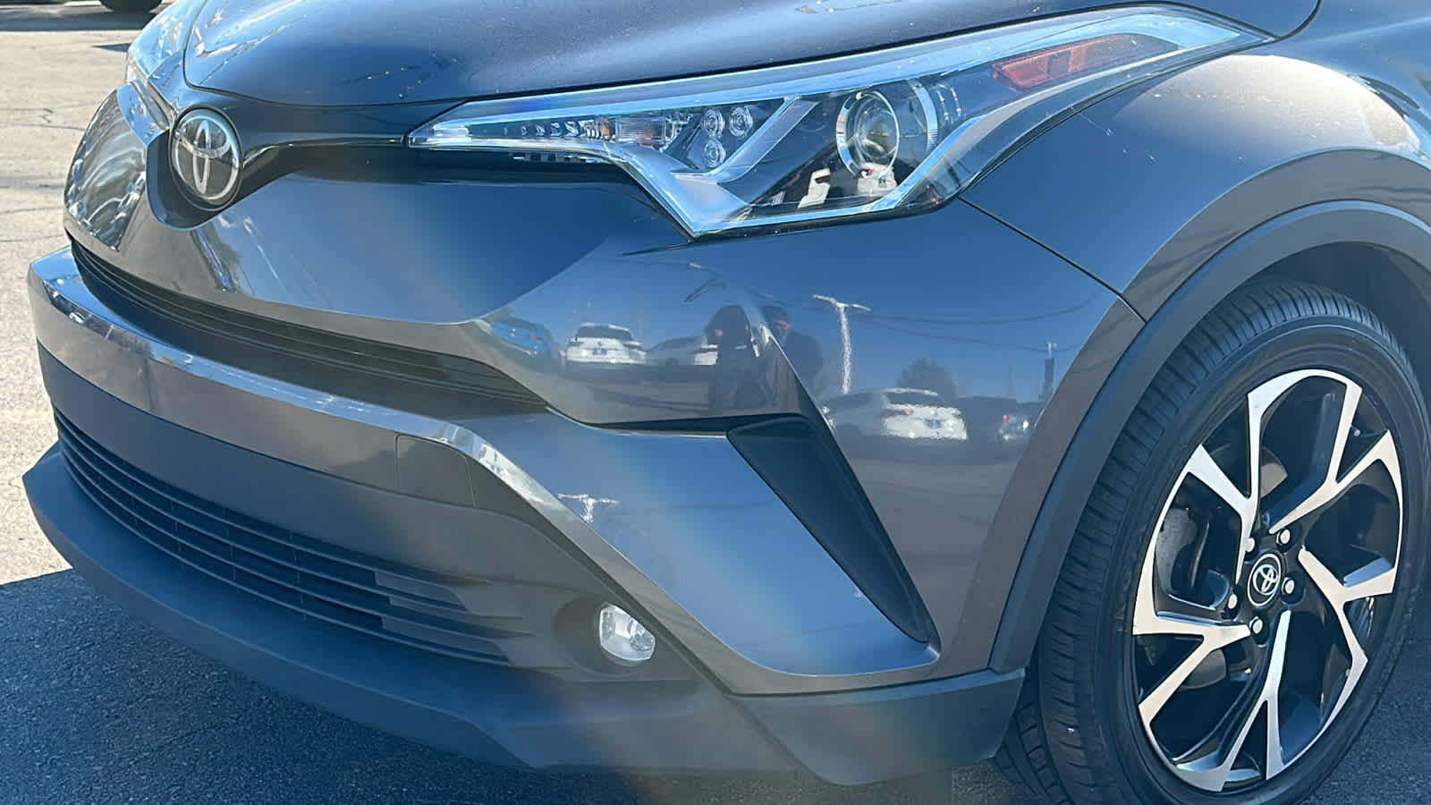 2019 Toyota C-HR Limited 24