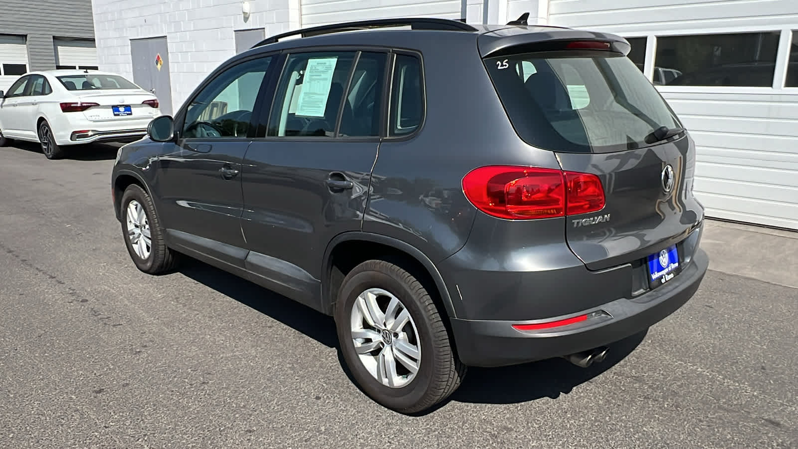 2017 Volkswagen Tiguan  7