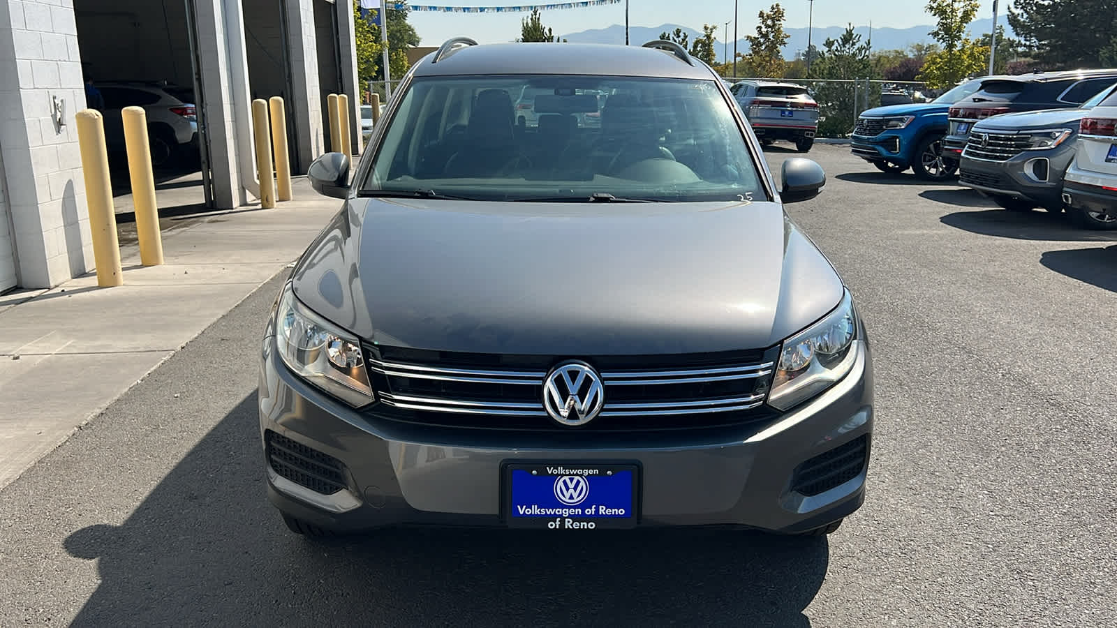 2017 Volkswagen Tiguan  2