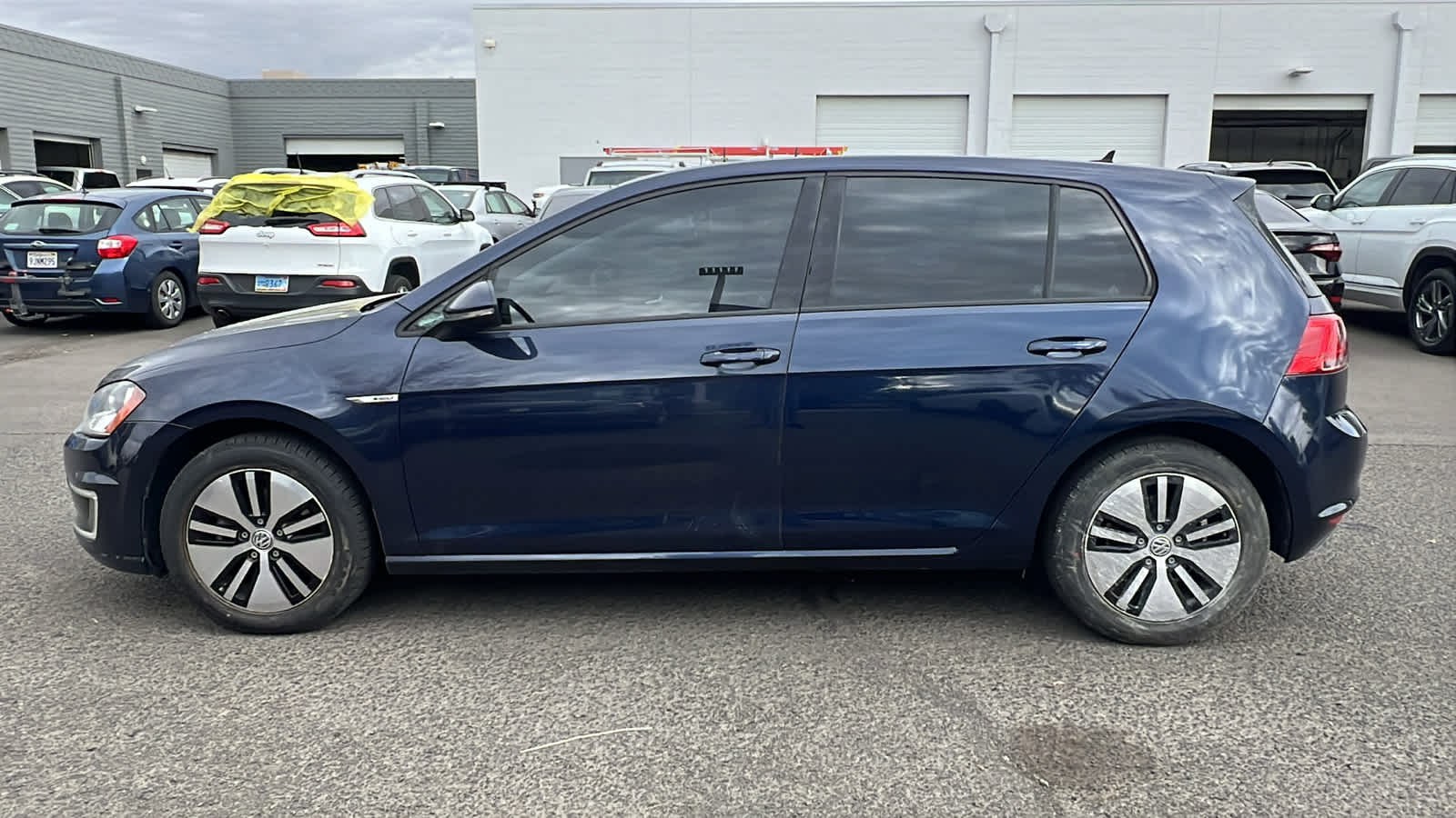 2016 Volkswagen e-Golf SE 2