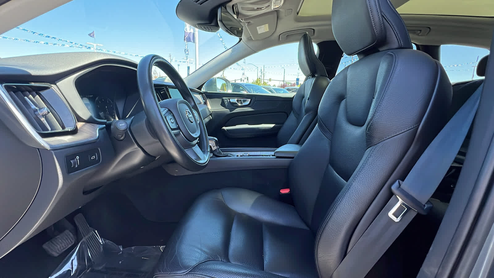 2021 Volvo XC60 Momentum 12