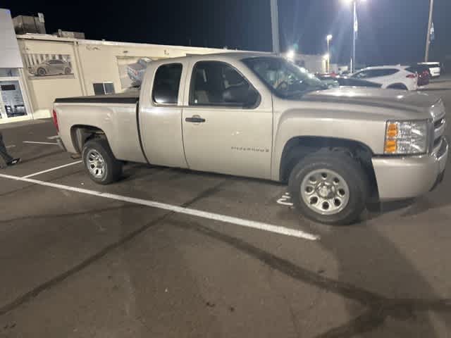 2009 Chevrolet Silverado 1500 Work Truck 2WD Ext Cab 143.5 4