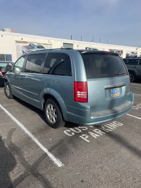 2010 Chrysler Town & Country Touring 3