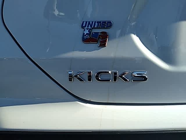 2024 Nissan Kicks S 18