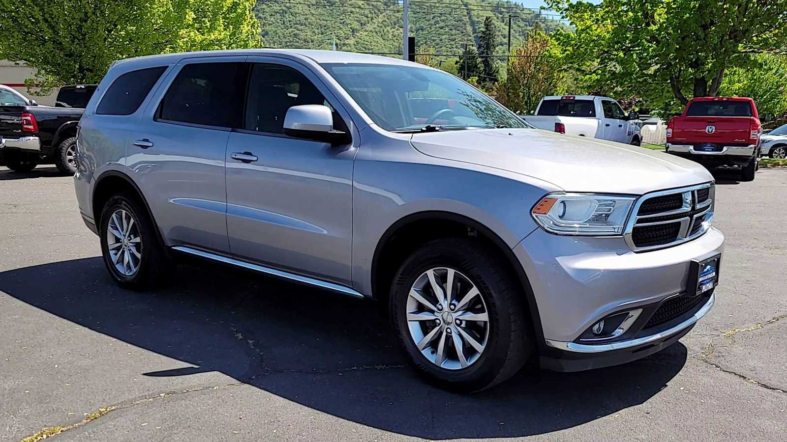 Used 2016 Dodge Durango SXT with VIN 1C4RDJAG3GC383843 for sale in Grants Pass, OR