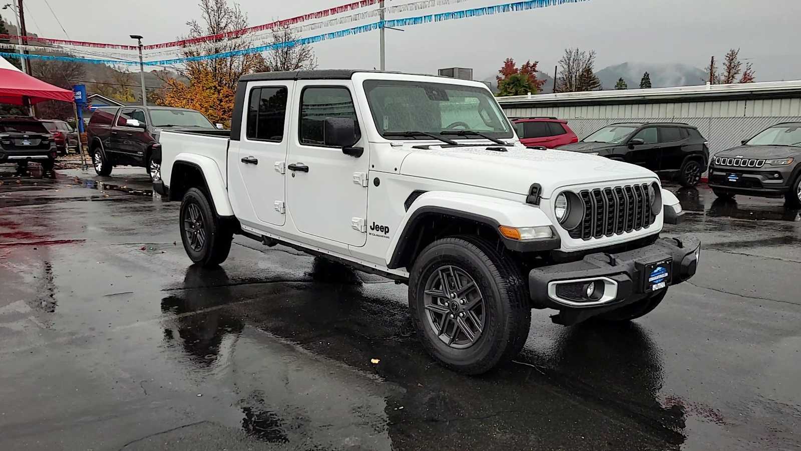 Used 2024 Jeep Gladiator Sport S with VIN 1C6HJTAG5RL120263 for sale in Grants Pass, OR