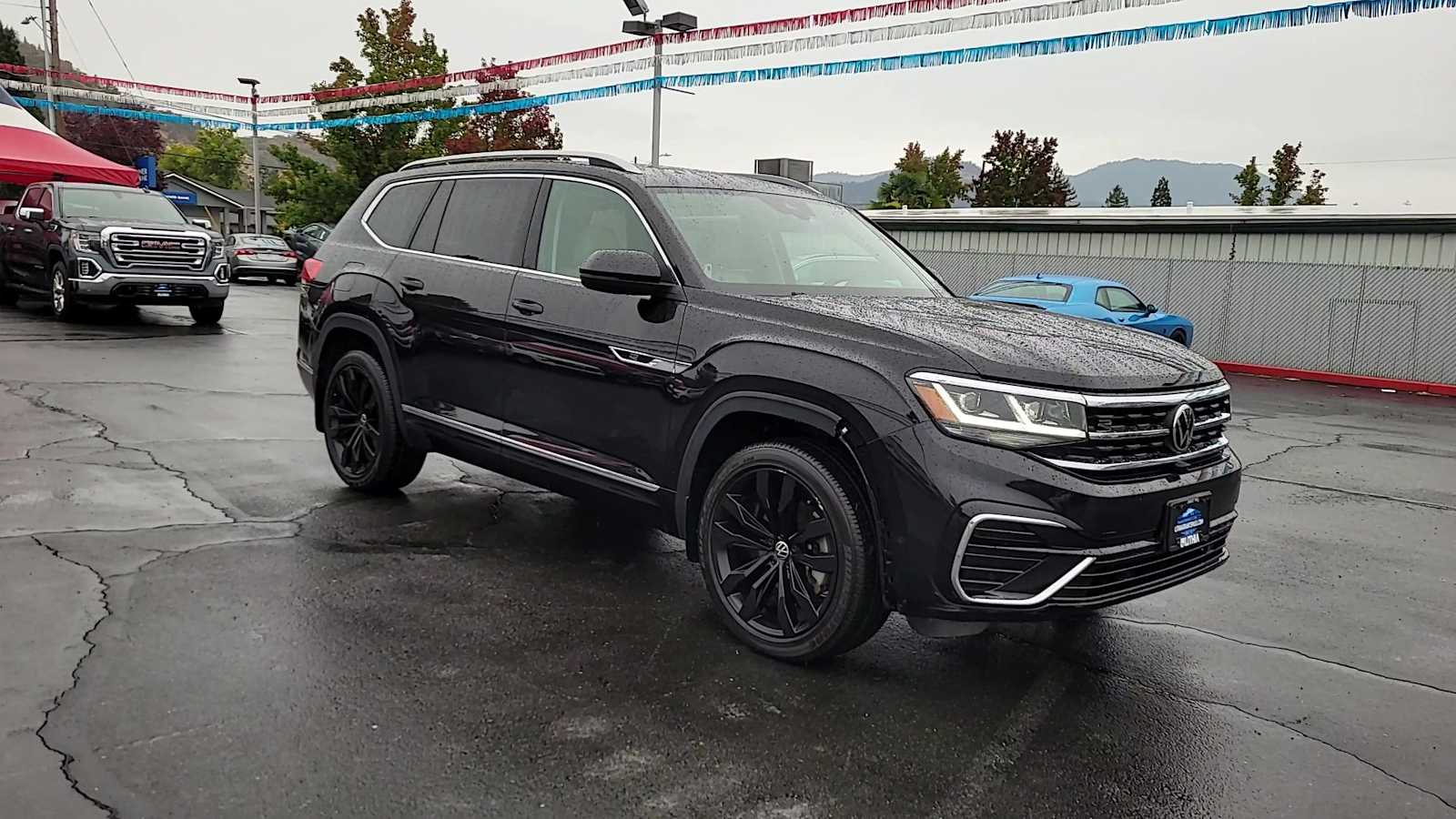 Used 2021 Volkswagen Atlas SEL Premium R-Line with VIN 1V2FR2CAXMC538840 for sale in Grants Pass, OR